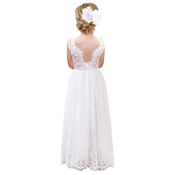 Never worn, white lace flower girl dress - Picture 2 of 6